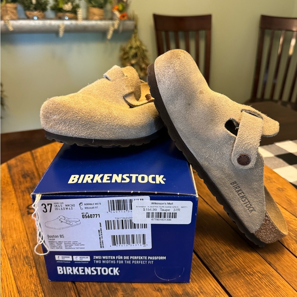Like NEW Birkenstocks size 37!